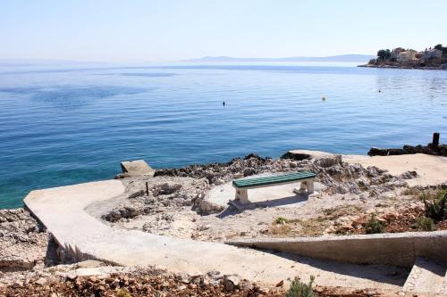 Fotografia z galérie ubytovania Apartments by the sea Mavarstica, Ciovo - 11102 v Trogiri