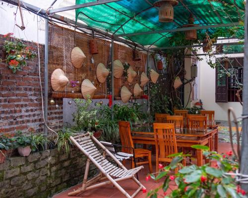 Patio nebo venkovní prostory v ubytování Phi Hung's Unique Homestay