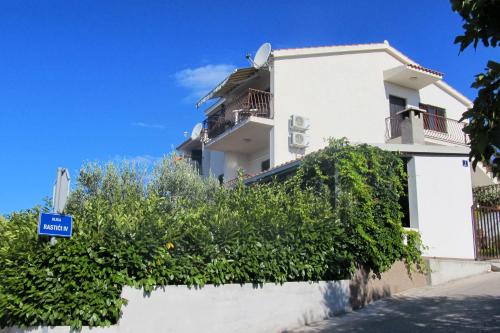 Fotografie z fotogalerie ubytování Apartments by the sea Rastici, Ciovo - 4823 v Trogiru