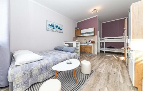 Nice Apartment In Kastel Luksic With Wifi