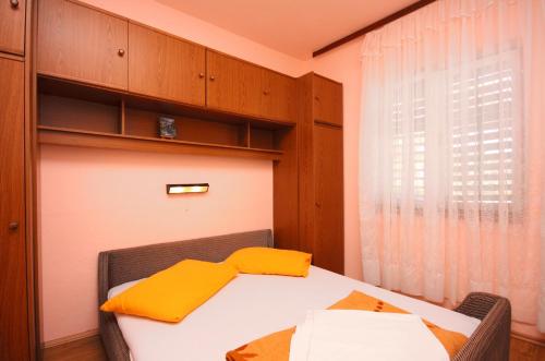 Apartment Mundanije 5072b