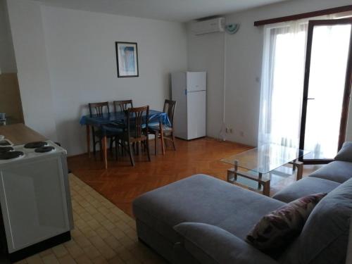 Apartment Podgora 6705b