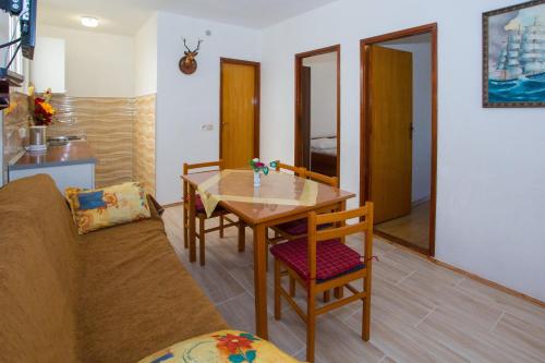 Posezení v ubytování Apartment Baska Voda 6761b