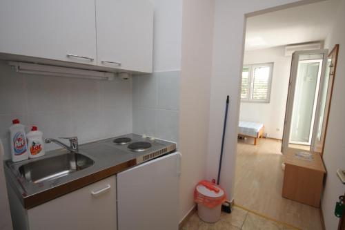Kuchyň nebo kuchyňský kout v ubytování Studio Balica Rat 4868h