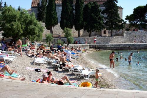 Fotografia z galérie ubytovania Apartments with a parking space Hvar - 12353 v destinácii Hvar