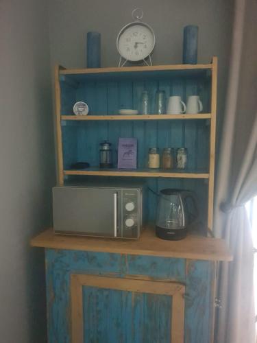 Utensilios para hacer té y café en Haleys Guest House