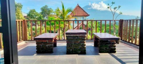 Balkón nebo terasa v ubytování Villa Kebun Jeruk Syariah Malang by ecommerceloka