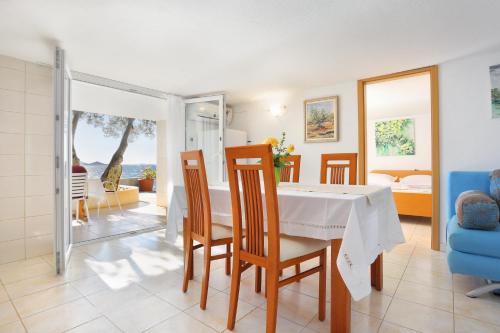 Apartments by the sea Okrug Donji, Ciovo - 6859