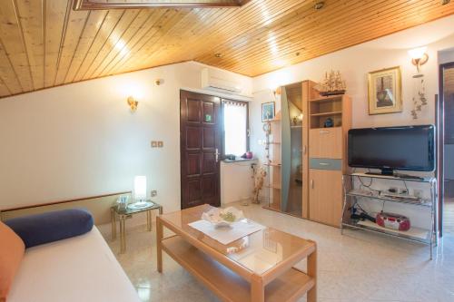 Apartments with parking space Umag - 2529