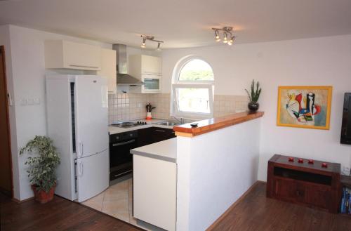 Apartments by the sea Kampor, Rab - 5034