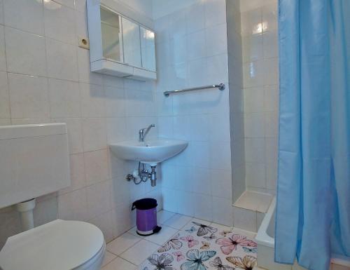 Apartments with parking space Kampor, Rab - 5000