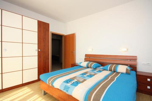 Apartments by the sea Kampor, Rab - 4986