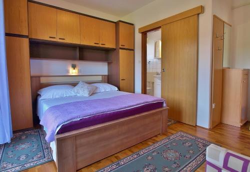Apartments by the sea Supetarska Draga - Donja, Rab - 4954