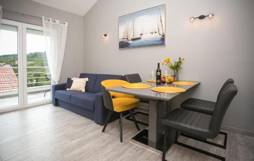 Ruang duduk di Apartments with parking space Necujam, Solta - 5178