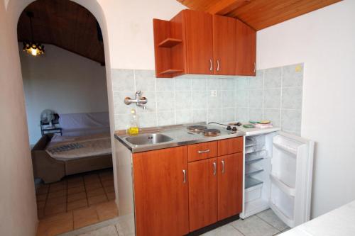 Apartments by the sea Suha Punta, Rab - 5050