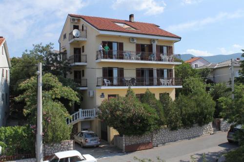Fotografia z galérie ubytovania Apartments with a parking space Novi Vinodolski - 6567 v Novom Vindolskom