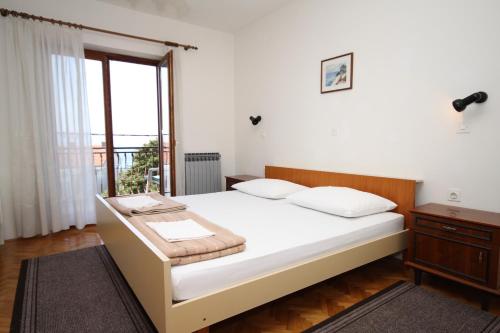 Apartments with a parking space Novi Vinodolski - 6567