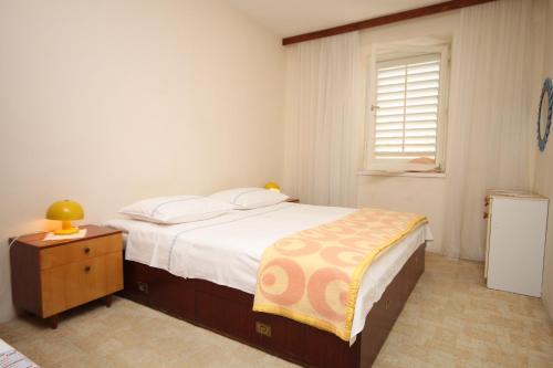 Apartments by the sea Podgora, Makarska - 6805