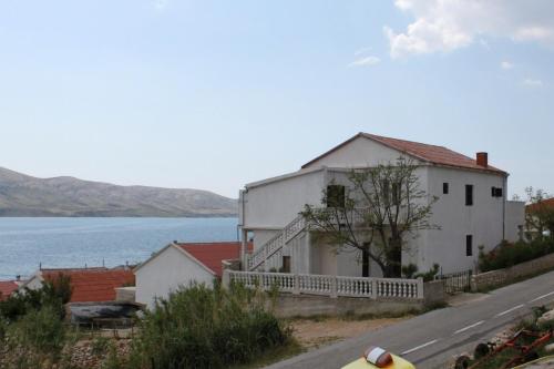 Fotografie z fotogalerie ubytování Apartments with a parking space Metajna, Pag - 6506 v destinaci Zubovići