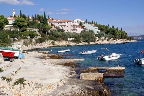 Apartments by the sea Seget Vranjica, Trogir - 975
