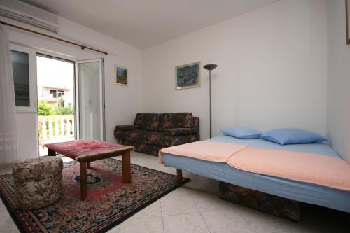 Apartments with a parking space Vodice - 6444
