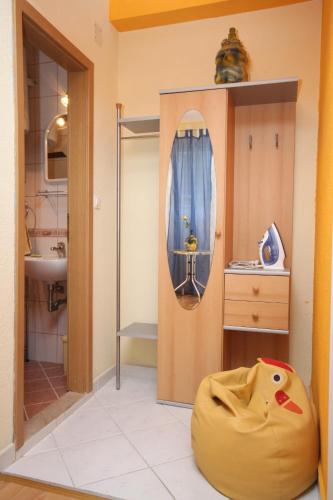 Apartments by the sea Podgora, Makarska - 6713