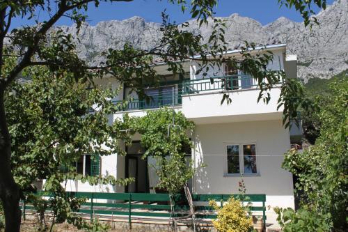 Apartments with parking space Makarska - 6791