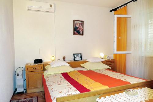 Postel nebo postele na pokoji v ubytování Apartments with a parking space Baska Voda, Makarska - 6854