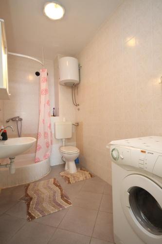 Apartments by the sea Podgora, Makarska - 6596