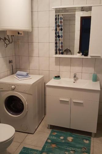 Apartments with parking space Novalja, Pag - 6504