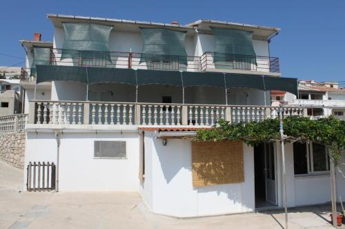 Fotografie z fotogalerie ubytování Apartments with a parking space Zubovici, Pag - 6520 v destinaci Zubovići
