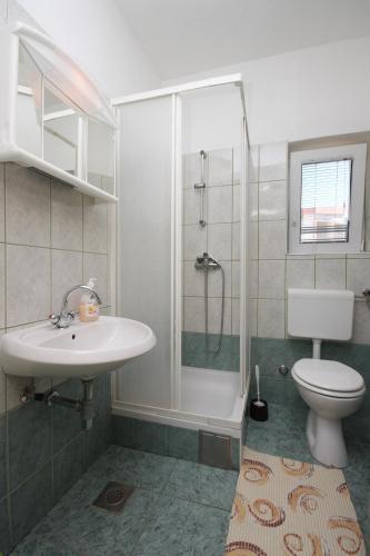 Apartments and rooms with parking space Starigrad, Paklenica - 6606
