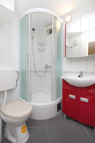 Apartments by the sea Podgora, Makarska - 6836