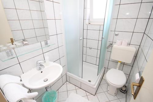 Koupelna v ubytování Apartments with a parking space Baska Voda, Makarska - 6912