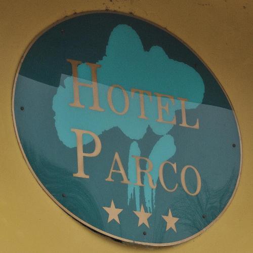 a sign for a hotel area on a wall at Hotel Parco in Castelvetro Piacentino