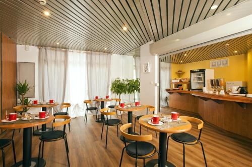 Restoran atau tempat lain untuk makan di Séjours & Affaires Strasbourg Kleber