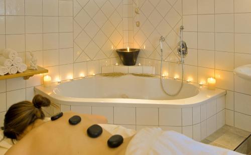 Koupelna v ubytování Hotel Zum Jungen Römer