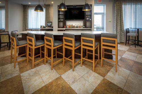 Holiday Inn Hotel & Suites Memphis-Wolfchase Galleria, an IHG Hotel Image