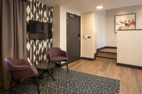 Roomzzz Manchester Victoria photo 49