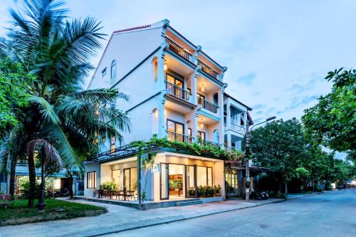 Tòa nhà nơi biệt thự tọa lạc