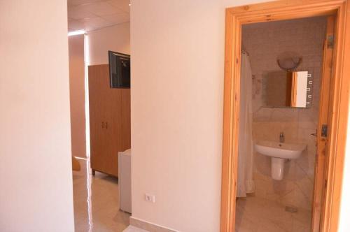 Koupelna v ubytování Hotel St Jean