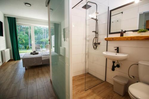 Ένα μπάνιο στο Forrest Jantar