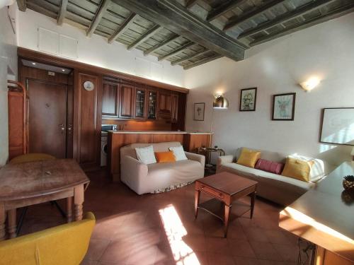 Sunny Trevi Home with terrace