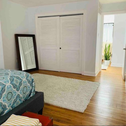 Gambar di galeri bagi A Regal Retreat- Exclusive Parking, Prime Location di Philadelphia