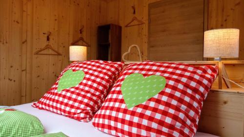 Katil atau katil-katil dalam bilik di BaumKrone im Happy Allgäu - 2-stöckige Wohnung mit Wohnnetz