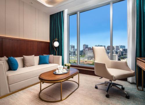 Blossom Hotel Houston Image