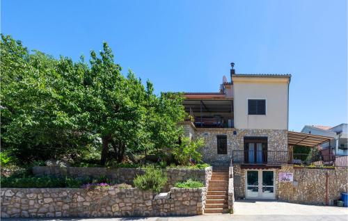 Pet Friendly Apartment In Njivice