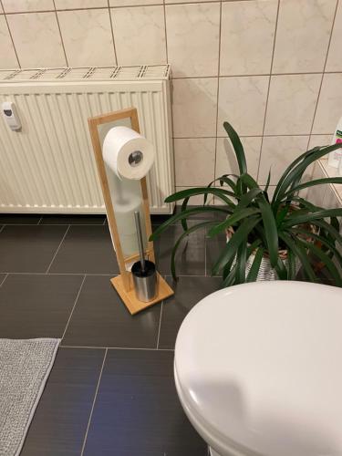 Foto dalla galleria di Schöne ruhige Ferienwohnung - in Eisenach mit Kamin - Nahe Karolinentalbrücke - Hund ja a Eisenach