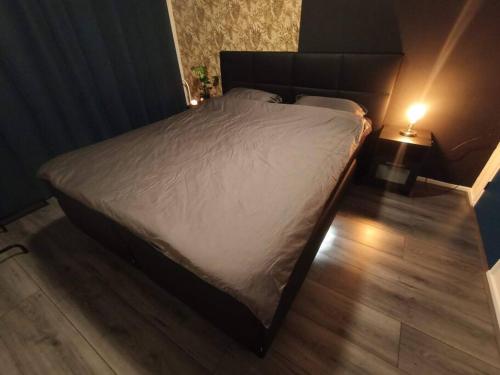 Postel nebo postele na pokoji v ubytování Large family home/base in Southern-Limburg