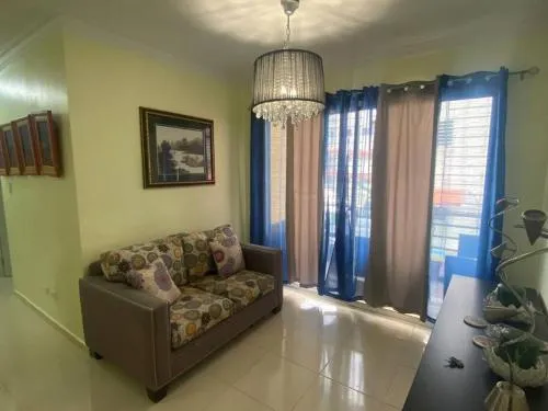 comfortable 3 bedroom condo with free parking spot picture